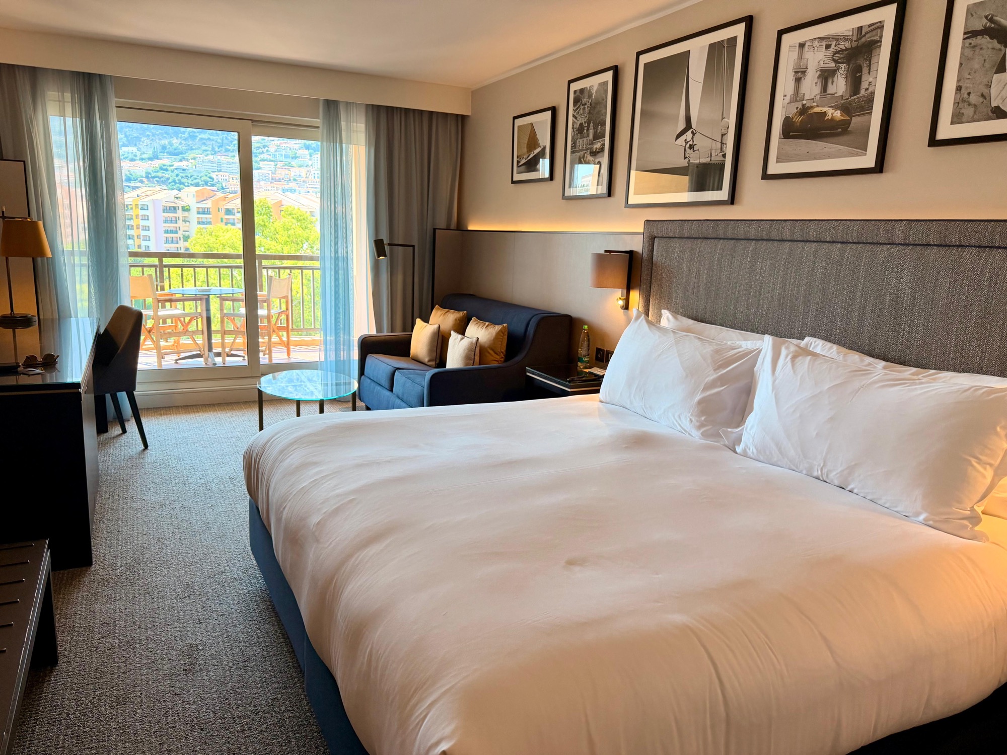 Honeymoon-Suite mit Balkon über Monaco