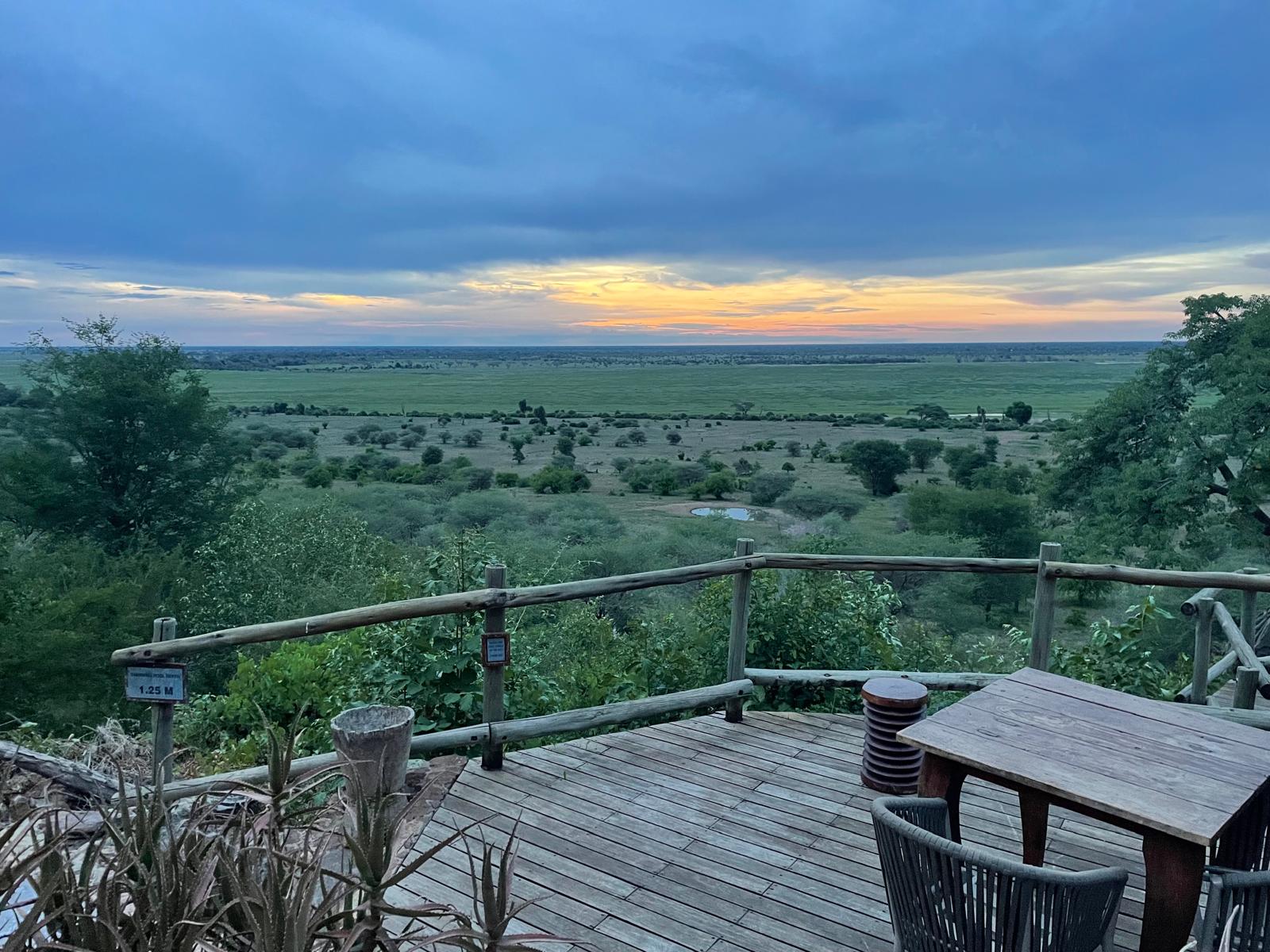 Lodge-Terrasse im Sonnenuntergang